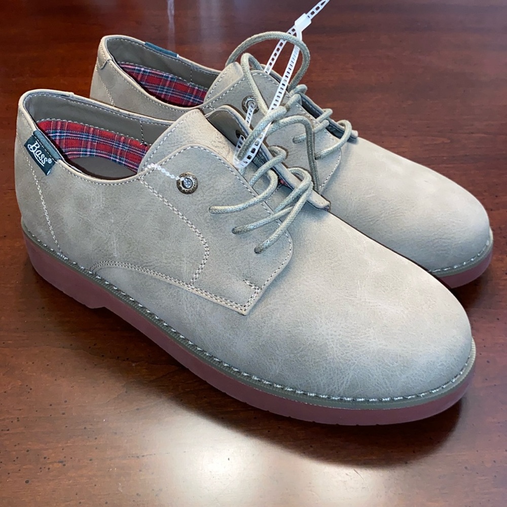 Bass, big kids casual shoe. New with tags.